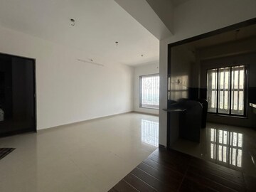Room in 2 BHK Apartment at Shree Niketan, Kandivali West – for Sale