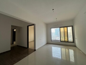 Room in 3 BHK Apartment at Shree Niketan, Kandivali West – for Sale