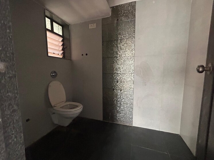 Bathroom, shree-niketan 3 Bedroom 830 Sq.Ft. Apartment In Kandivali West Mumbai 7874950