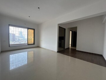 Room in 3 BHK Apartment at Shree Niketan, Kandivali West – for Sale