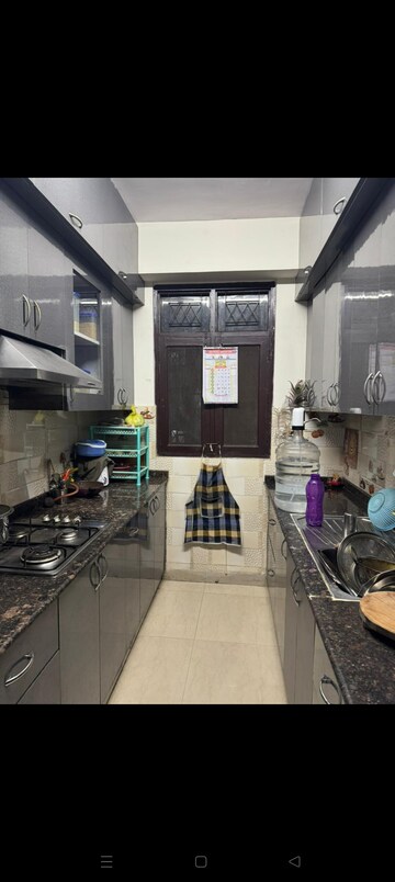 रेसिडेंशियल फ्लैट वर्ग फुट फॉर रेंट इन इंद्रपुरम ग़ाज़ियाबाद  7875082