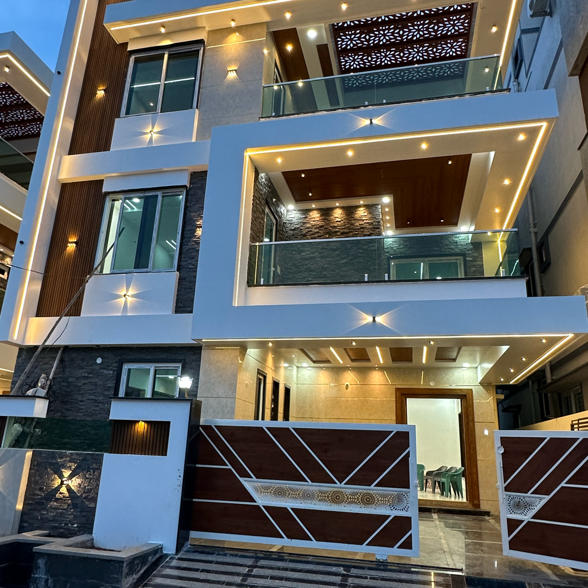 5 BHK + Pooja Room Villa For Sale in Maithri Enclave