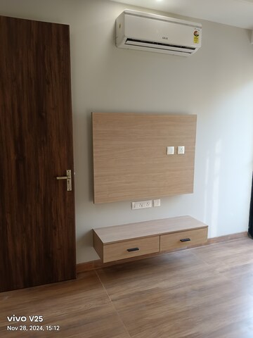 Master Bedroom in 2 BHK Builder Floor at Sector 42 – for Rent