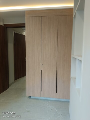 Room in 2 BHK Builder Floor at Sector 42 – for Rent