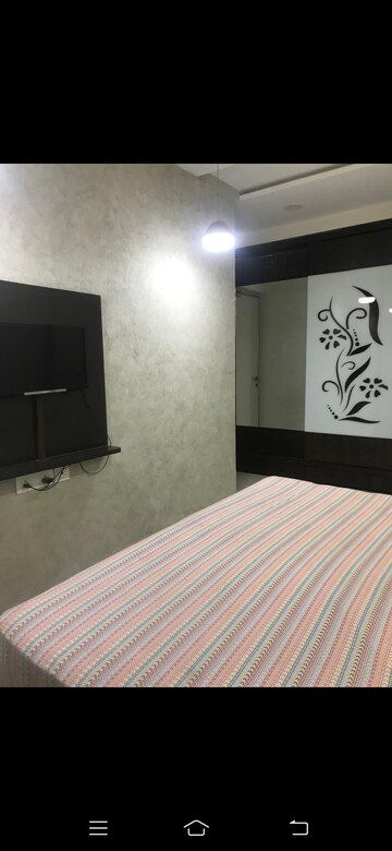 Room in 2 BHK Apartment at Rustomjee Urbania, Majiwada – for Rent