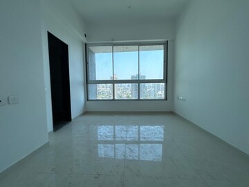 Room in 3 BHK Apartment at Shreeji Atlantis, Malad West – for Sale