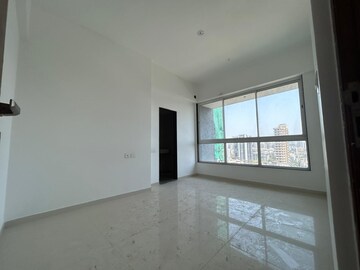 Room in 3 BHK Apartment at Shreeji Atlantis, Malad West – for Sale