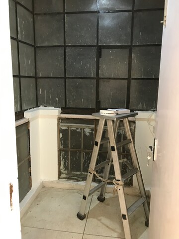 Staircase in 3 BHK Apartment at DLF Richmond Park, Sector 43 – for Rent