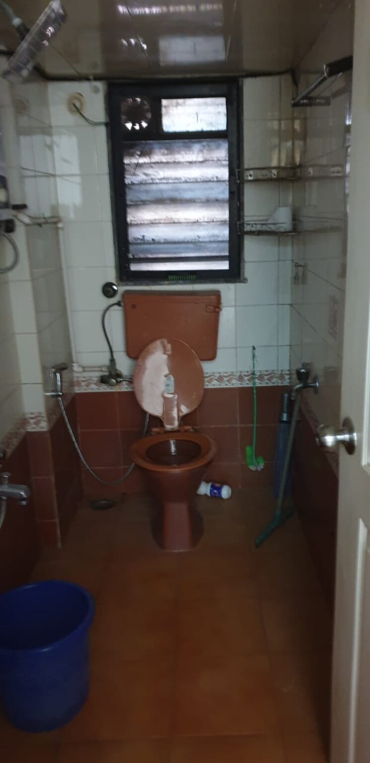 Bathroom, ankur-building 2 Bedroom 650 Sq.Ft. Apartment In Malad West Mumbai 7875409