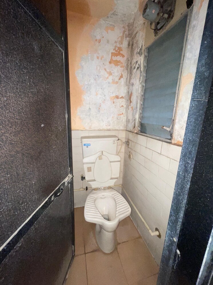 Bathroom, raj-shiv-chs 1 Bedroom 420 Sq.Ft. Apartment In Dahisar East Mumbai 7875423