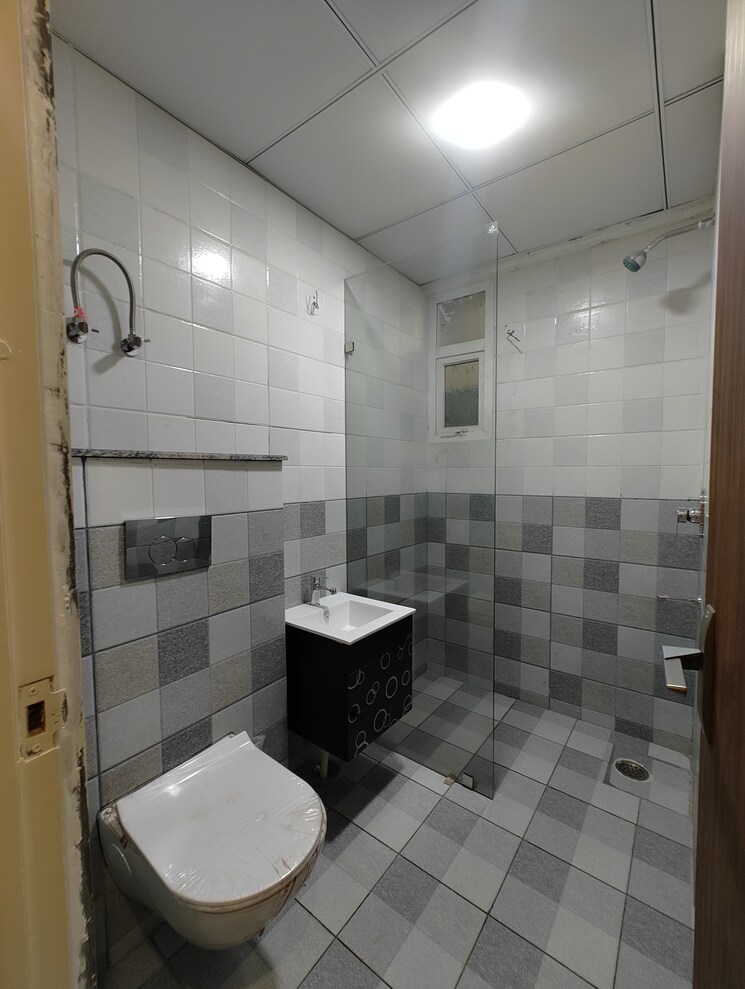 Attached Bathroom, vrinda-heritage-skyward 3 Bedroom 1298 Sq.Ft. Apartment In Sector 1 Greater Noida Greater Noida 7875498