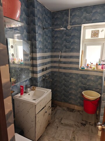 Bathroom in 3 BHK Apartment at Central Park I, Sector 42 – for Sale