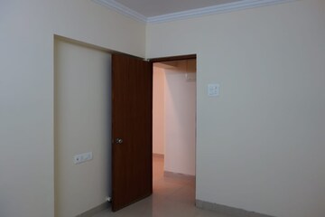 Room in 1 BHK Apartment at Vile Parle East – for Rent