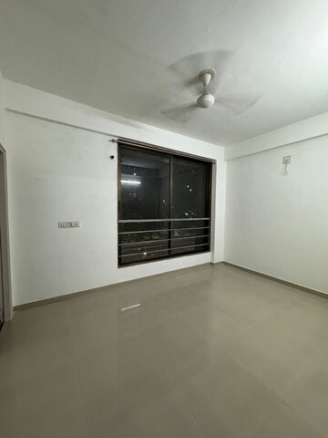 2 BHK Apartment For Rent in Kalwa