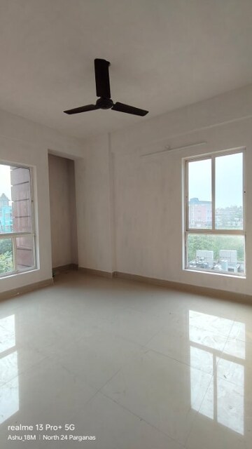 Room in 3 BHK Apartment at Unimark Springfield Elite 1, Rajarhat – for Rent