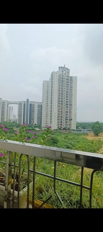 Master Bedroom in 2 BHK Apartment at Riverview Enclave Phase II, Gomti Nagar – for Sale