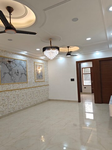 Room in 3 BHK Builder Floor at Puri Kohinoor, Sector 89 – for Sale