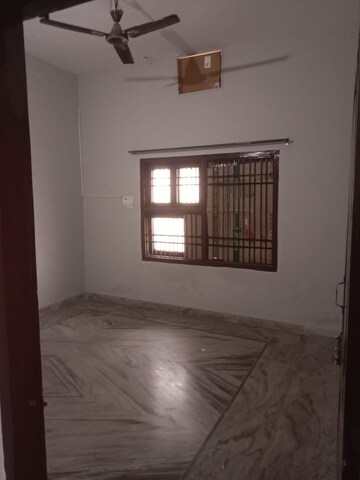Room in 3 BHK Independent House at Avanti Vihar – for Rent