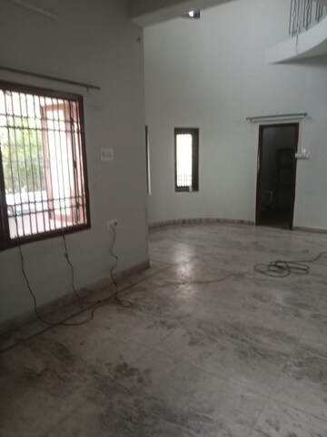Room in 3 BHK Independent House at Avanti Vihar – for Rent
