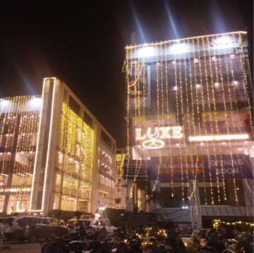  Showroom – Exterior View View at International Airport Road - for Sale