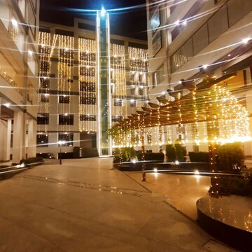  Showroom – Exterior View View at International Airport Road - for Sale
