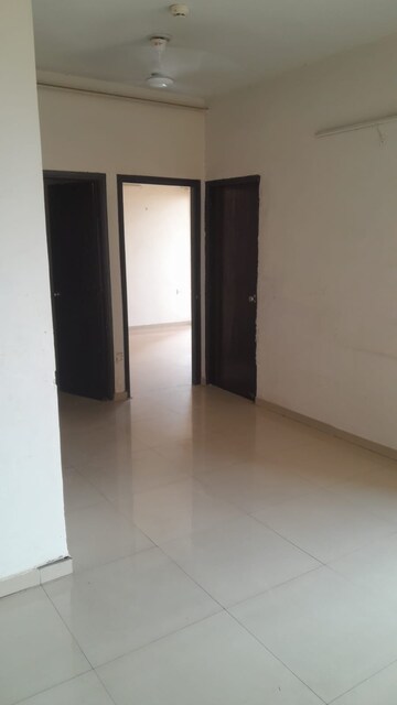 Room in 2.5 BHK Apartment at Mahagun Mywoods III, Sector 16c Greater Noida – for Sale