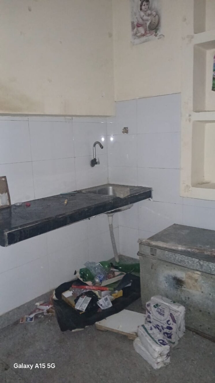 Kitchen, new ashok nagar 2 Bedroom 600 Sq.Ft. Builder Floor In New Ashok Nagar Delhi 7876312