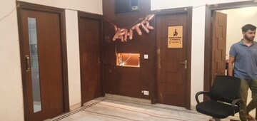 Bedroom in 5 BHK Builder Floor at Craft Destination 43, Sector 43 – for Rent