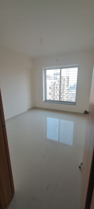 Room in 2 BHK Apartment at Kshitej 24 Life Blooms, Tathawade – for Rent