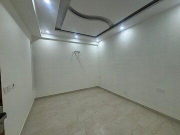 Room in 3 BHK Builder Floor at Sector 12 – for Sale