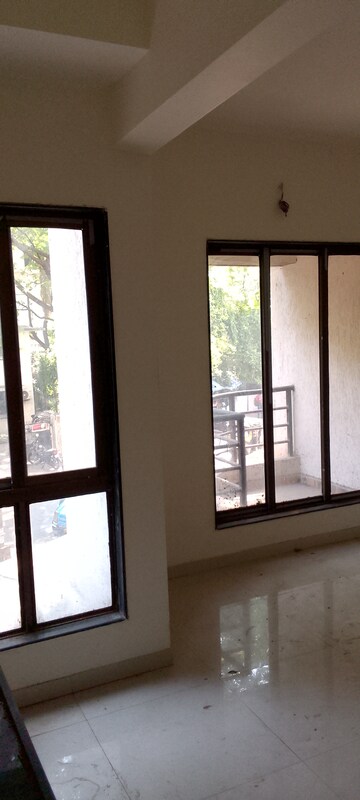 Room in 1.5 BHK Apartment at Green Heritage House, Andheri East – for Sale