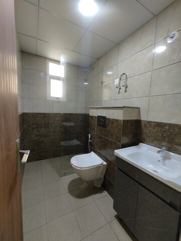 Bathroom in 4 BHK Apartment at Vrinda Heritage Skyward, Sector 1 Greater Noida – for Sale