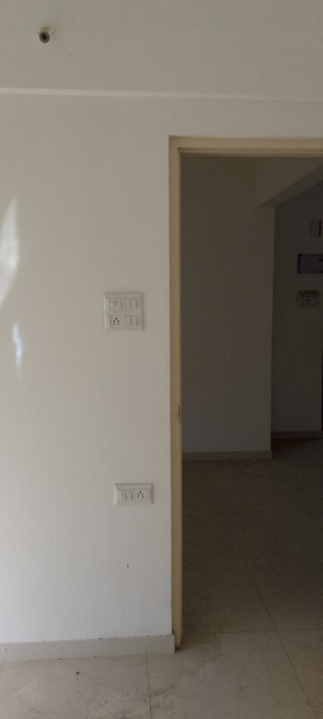 Room in 1.5 BHK Apartment at Green Heritage House, Andheri East – for Sale