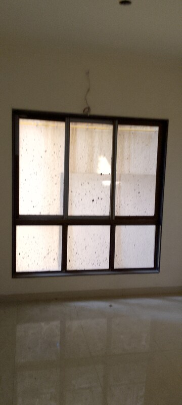 Room in 1.5 BHK Apartment at Green Heritage House, Andheri East – for Sale