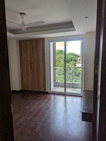 Room in 2 BHK Apartment at Sector 67 – for Sale