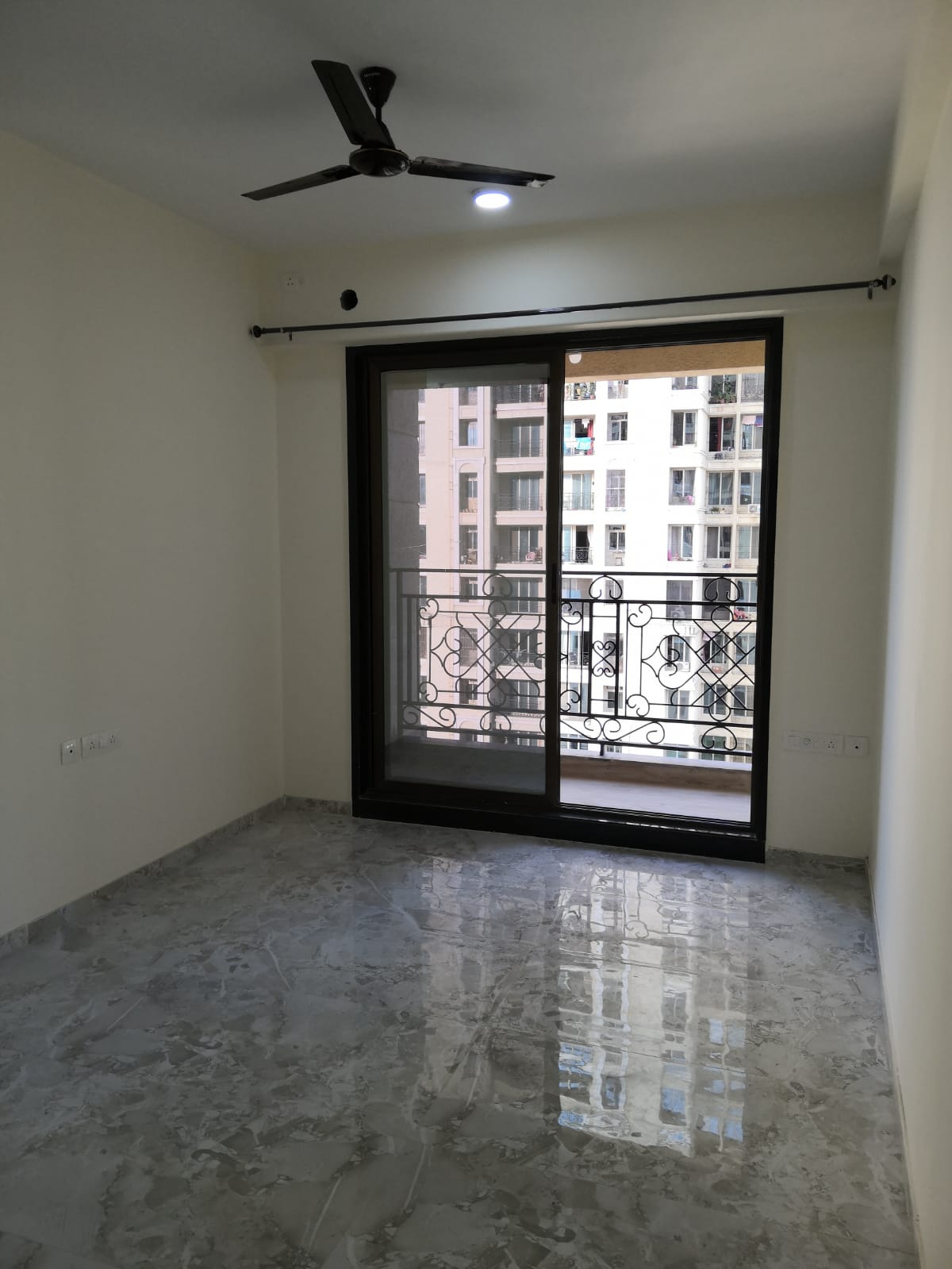 2 BHK Apartment For Resale in Gala Pride Palms Kolshet Road Thane  7876858