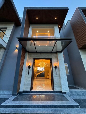 5 BHK Villa – Exterior View View at Dera Mandi - for Sale