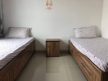 Master Bedroom in 2 BHK Apartment at Amanora Neo Towers, Hadapsar – for Rent