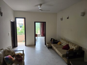 Master Bedroom in 3 BHK Builder Floor at Aravali Homes, Sector 54 – for Rent