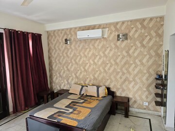 Living Room in 3 BHK Builder Floor at Aravali Homes, Sector 54 – for Rent