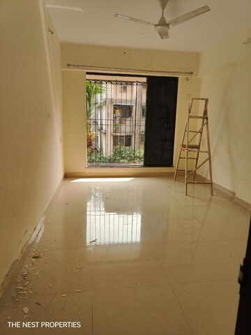 Room in 1 BHK Apartment at Tilak Nagar Building, Tilak Nagar – for Sale