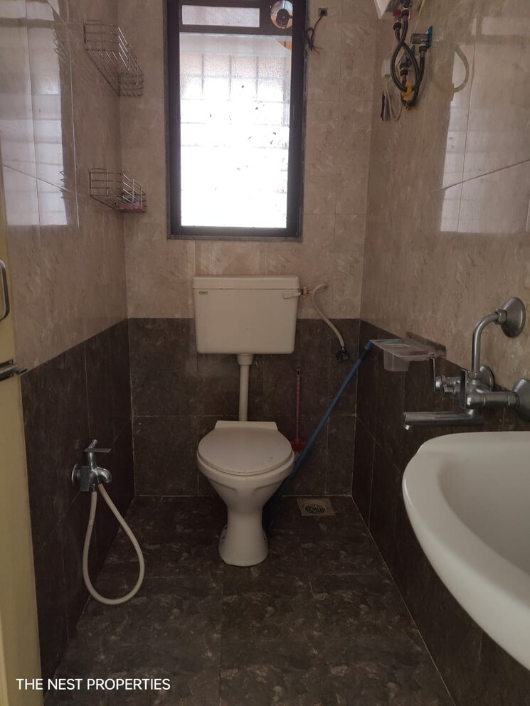 Bathroom, tilak-nagar-building 1 Bedroom 470 Sq.Ft. Apartment In Tilak Nagar Mumbai 7876956
