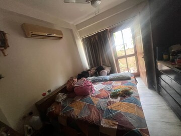 Bedroom in 3 BHK Builder Floor at Vipul World Plots, Sector 48 – for Rent