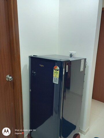 Room in 2 BHK Apartment at Amanora Ascent Towers, Hadapsar – for Rent