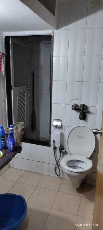 Bathroom in 3 BHK Apartment at Dosti Acres Aster, Wadala East – for Sale