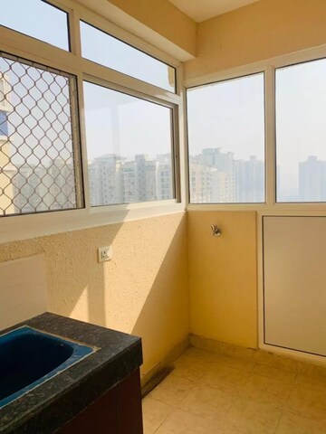 Room in 3 BHK Apartment at Eldeco Edge, Sector 119 – for Sale