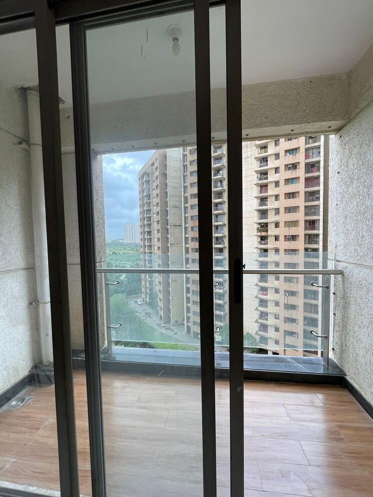 undefined, lodha-splendora 3 Bedroom 1124 Sq.Ft. Apartment In Ghodbunder Road Thane 7877128