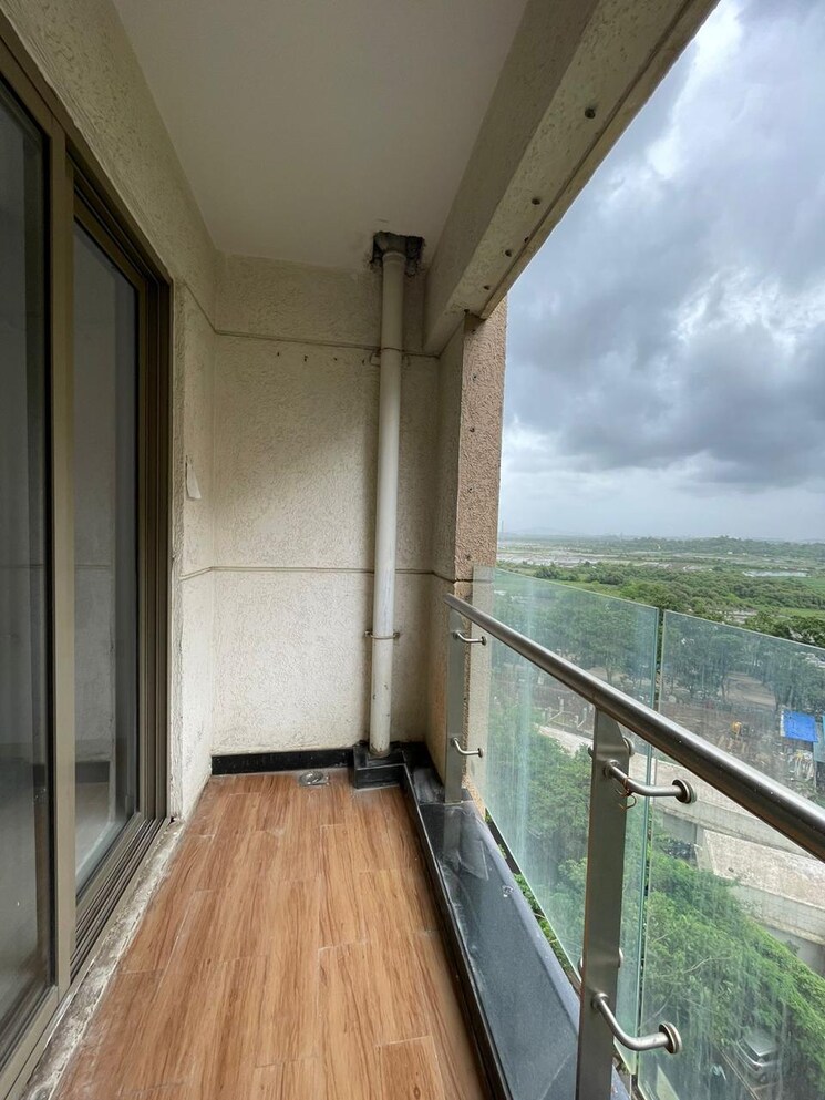 Balcony, lodha-splendora 3 Bedroom 1124 Sq.Ft. Apartment In Ghodbunder Road Thane 7877128