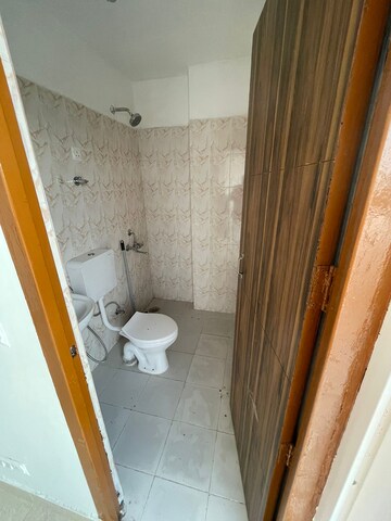 Bathroom in 3 BHK Apartment at Sarvome Shree Homes, Sector 45 – for Rent
