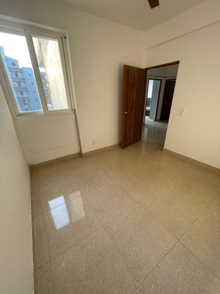 Room, sarvome-shree-homes 3 Bedroom 745 Sq.Ft. Apartment In Sector 45 Faridabad 7877368